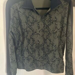 Jessica Simpson Black and Gray Snake Print Sweater